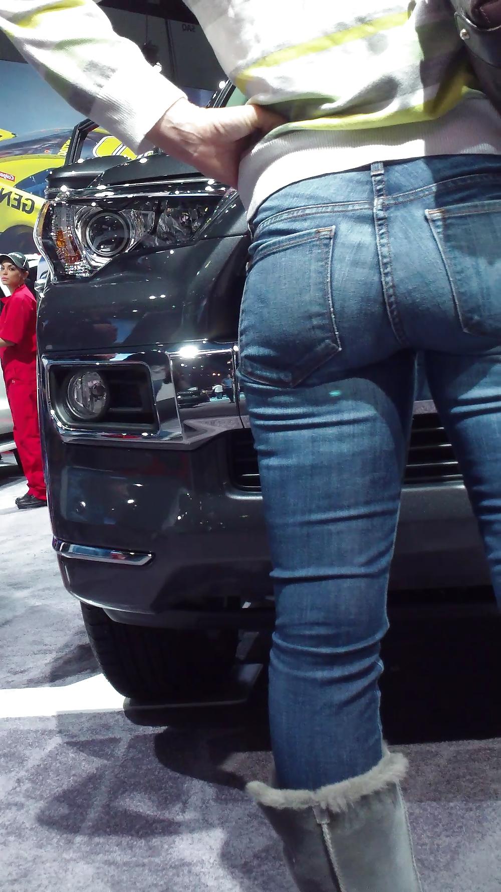 18P Teen with nice big ass & butt in blue jeans 