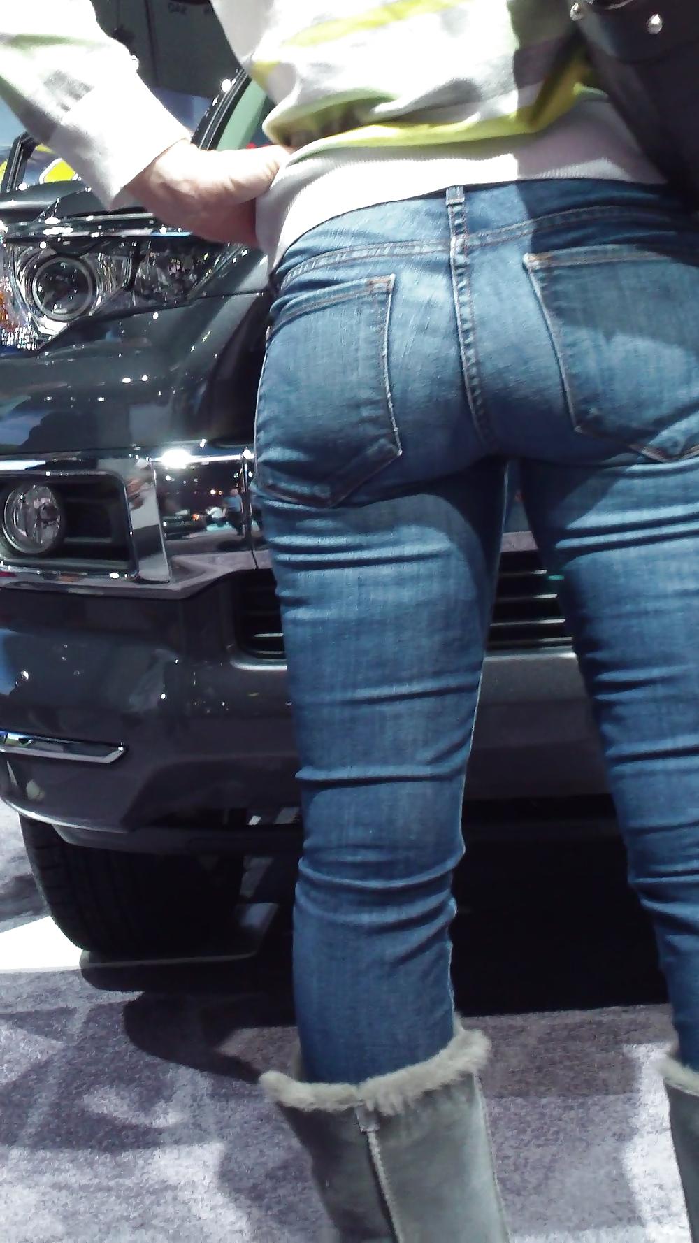 18P Teen with nice big ass & butt in blue jeans 