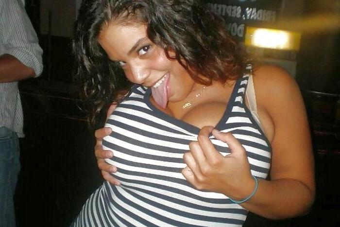 25P Big Boobs in Stripes 