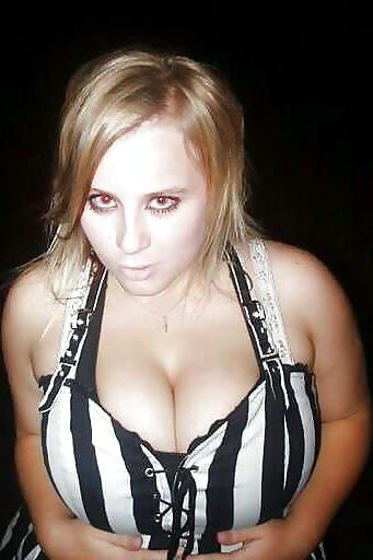 25P Big Boobs in Stripes 