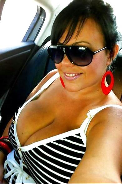 25P Big Boobs in Stripes 