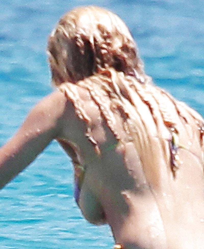25P Celebs oops 50
