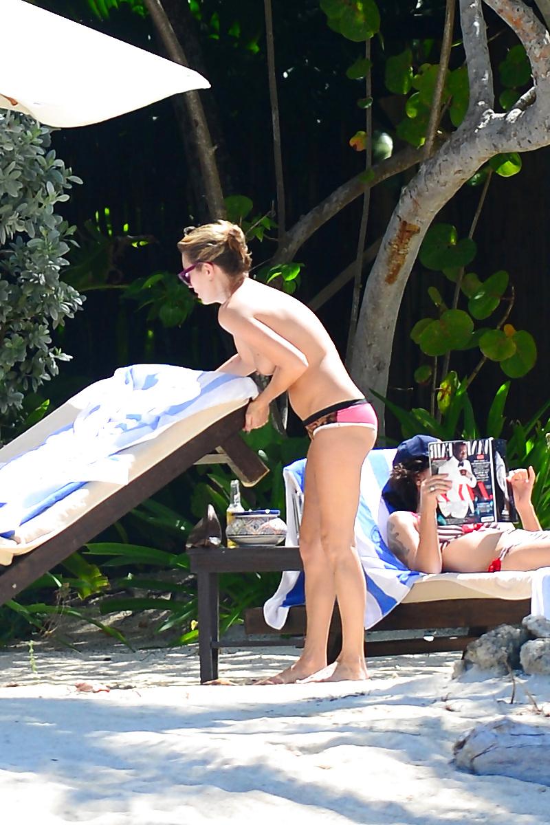 25P Celebs oops 50