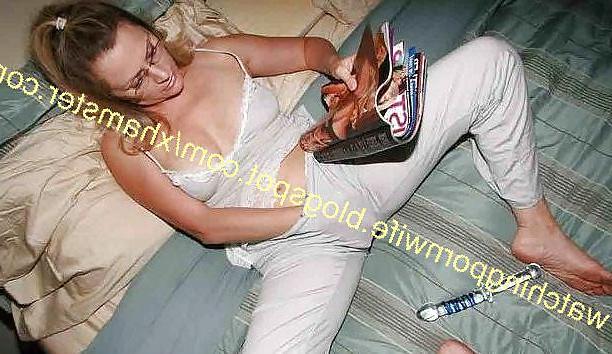 10P WATCHING PORN WIFES 1.