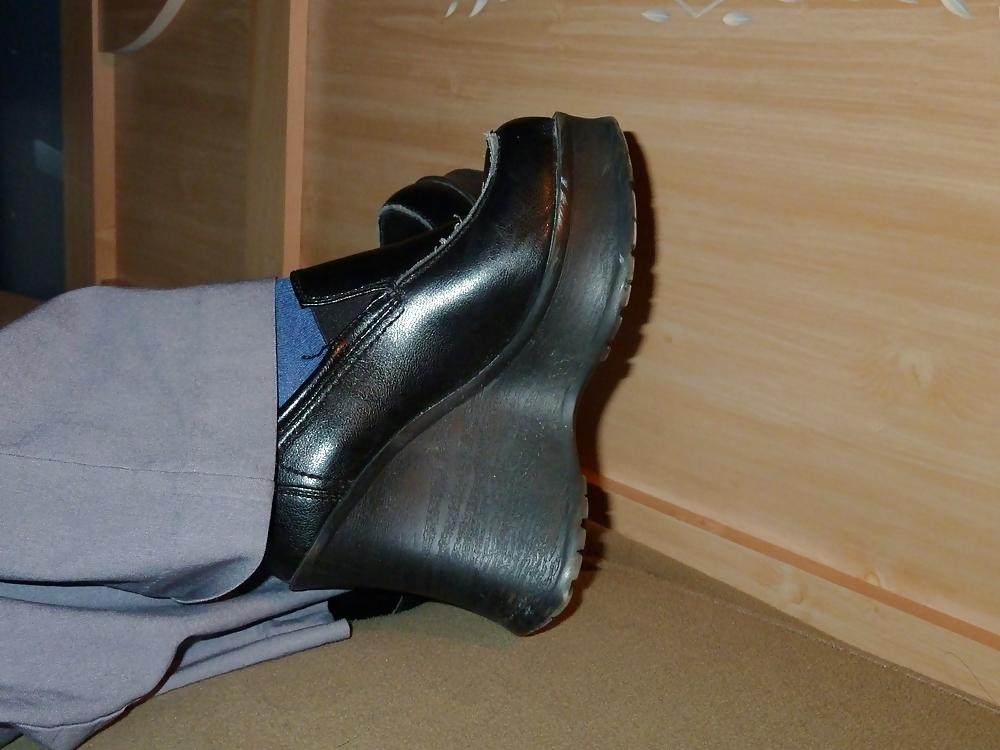 9P Babysitter in wet socks