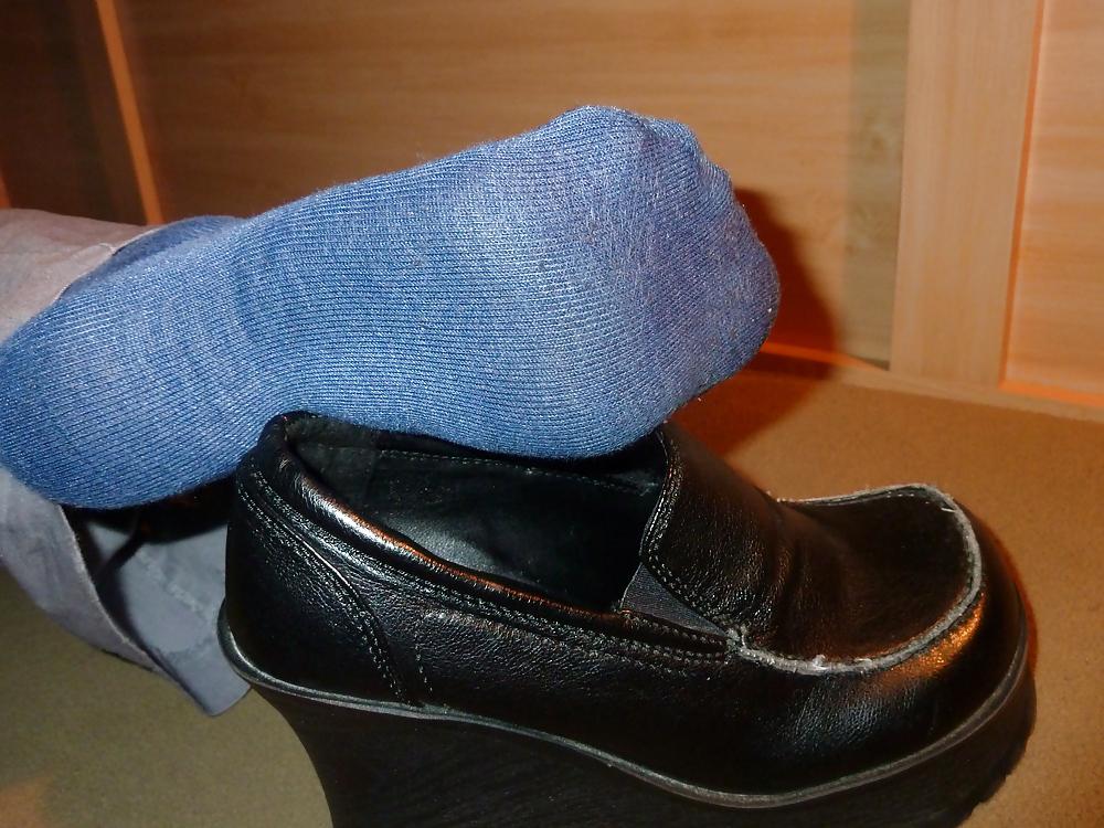 9P Babysitter in wet socks