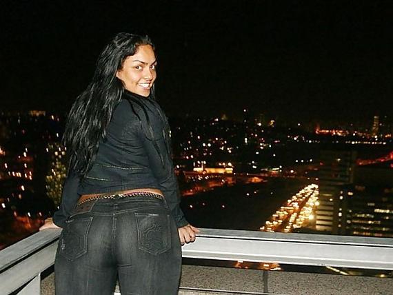 25P Andressa soares Thick booty!