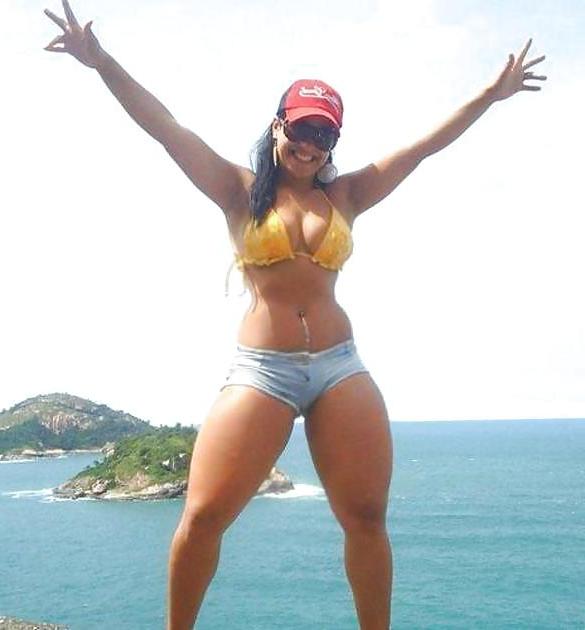 25P Andressa soares Thick booty!