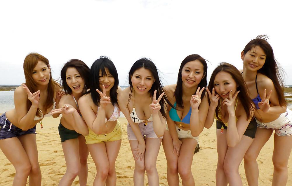 25P Erotic Japanese Girls