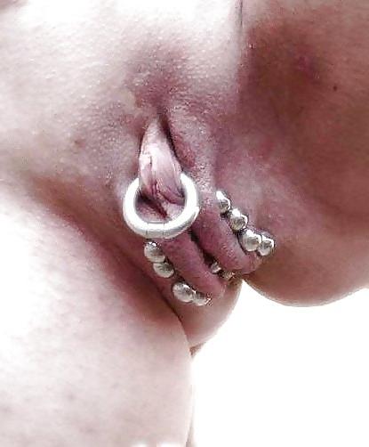 25P Toys strapon and piercings