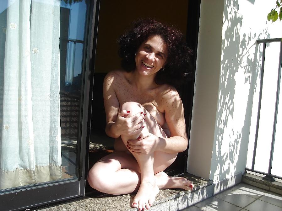 17P Mature Posing in Balcony