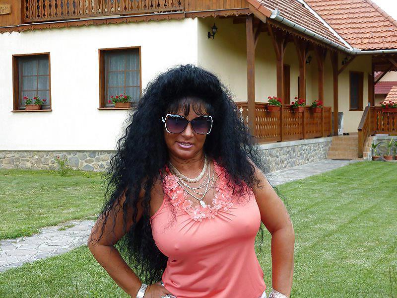 22P Big boobs Milf