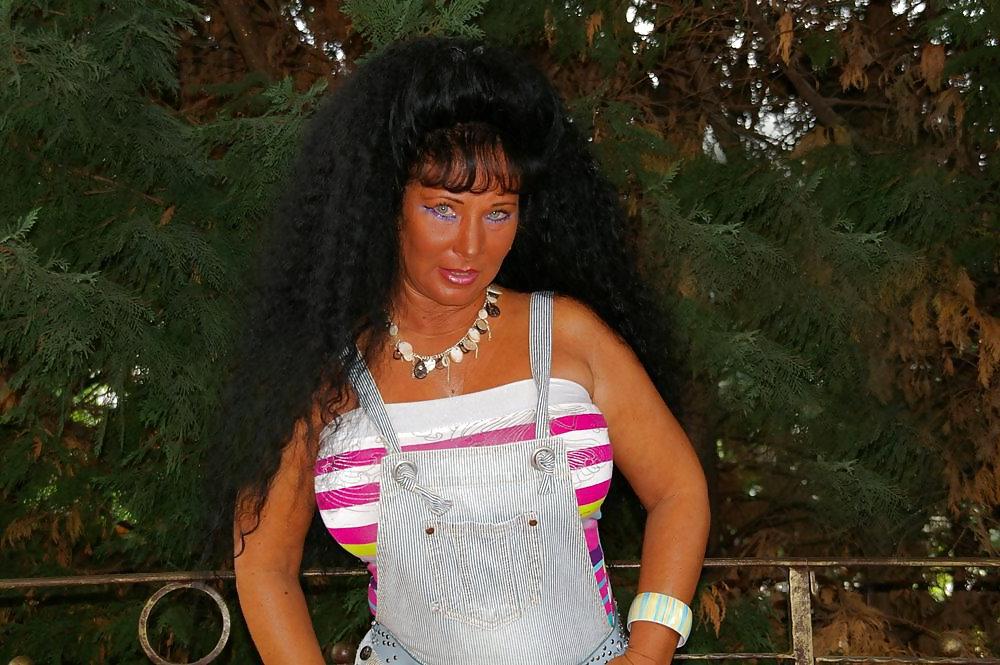 22P Big boobs Milf
