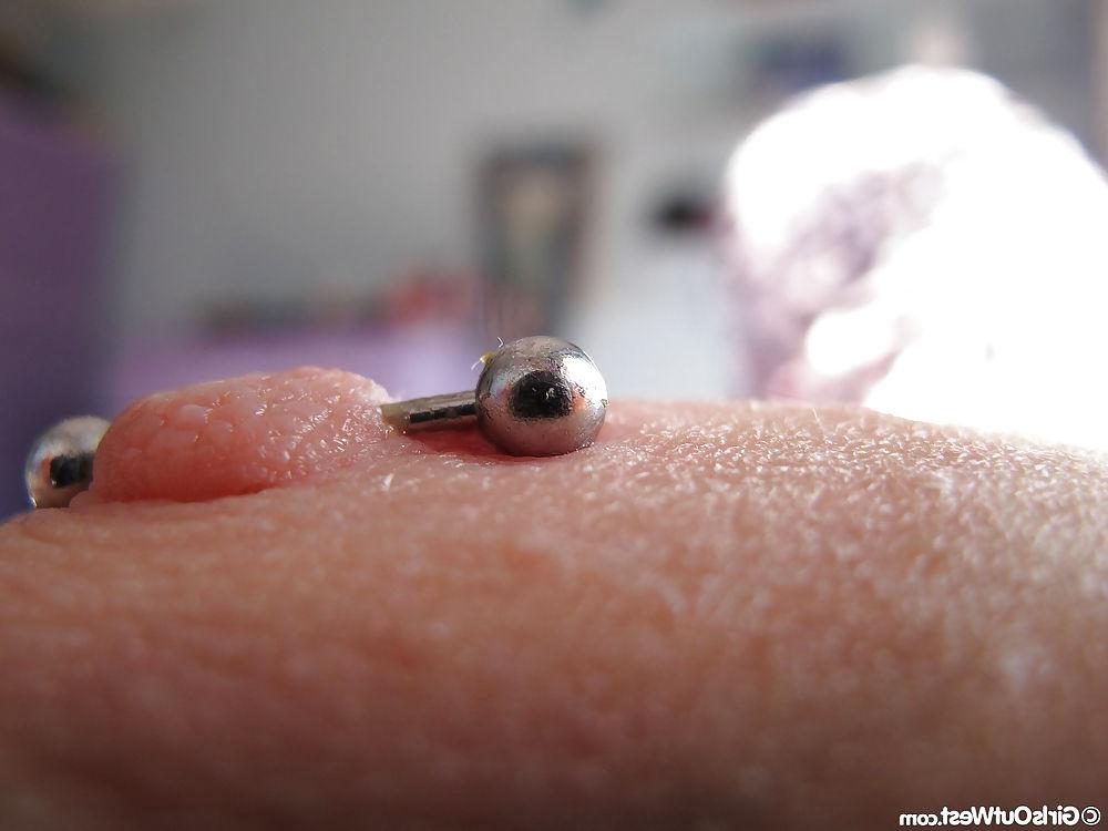 16P Pierced amateur babe Amilie selfshot pics