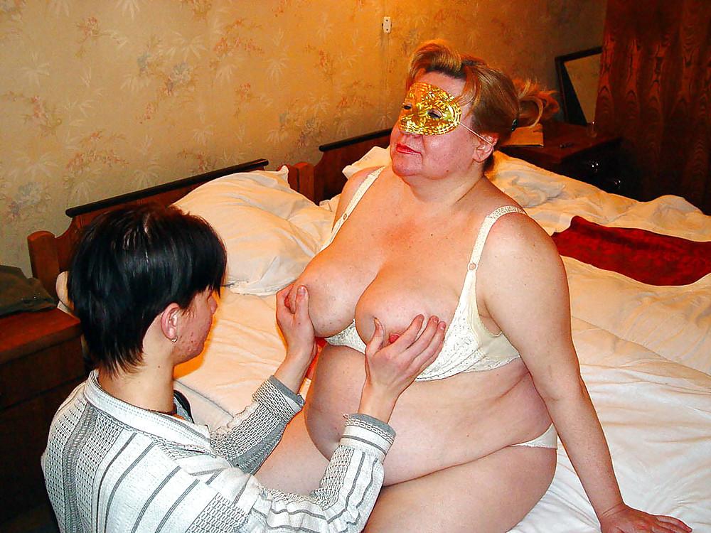 25P Russian mature mom!