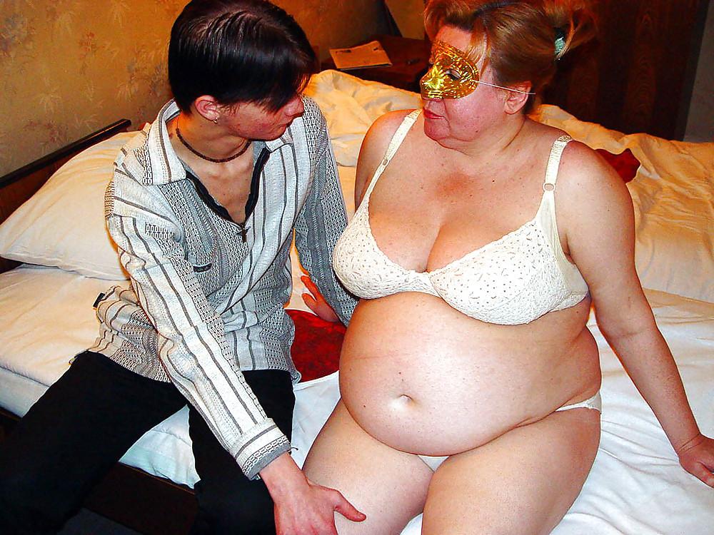 25P Russian mature mom!