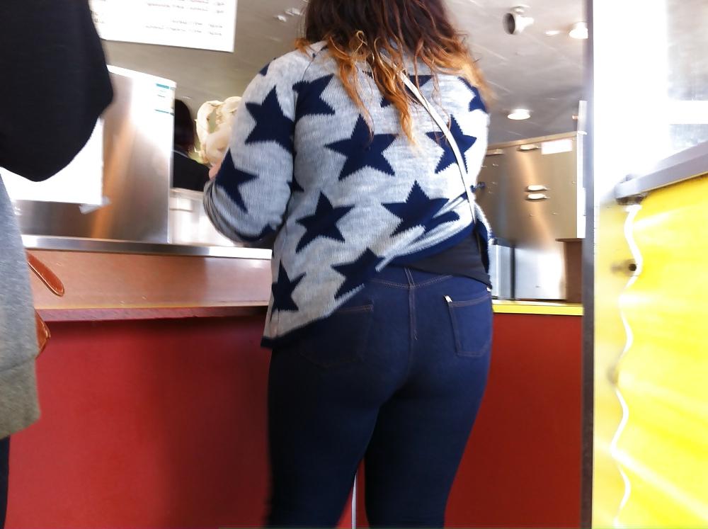 25P Booty surfing