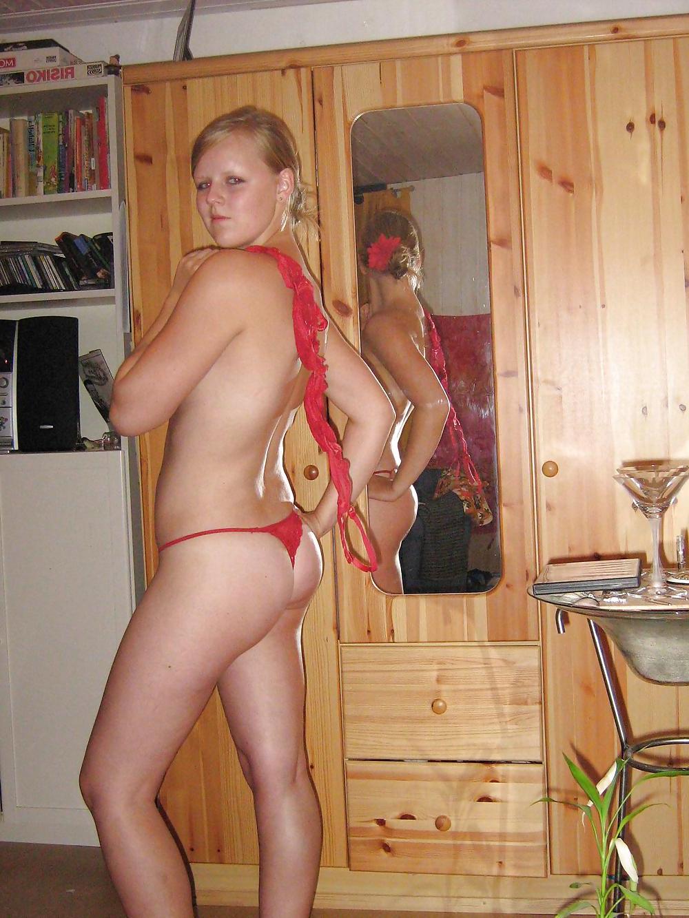 5P German teengirl posing