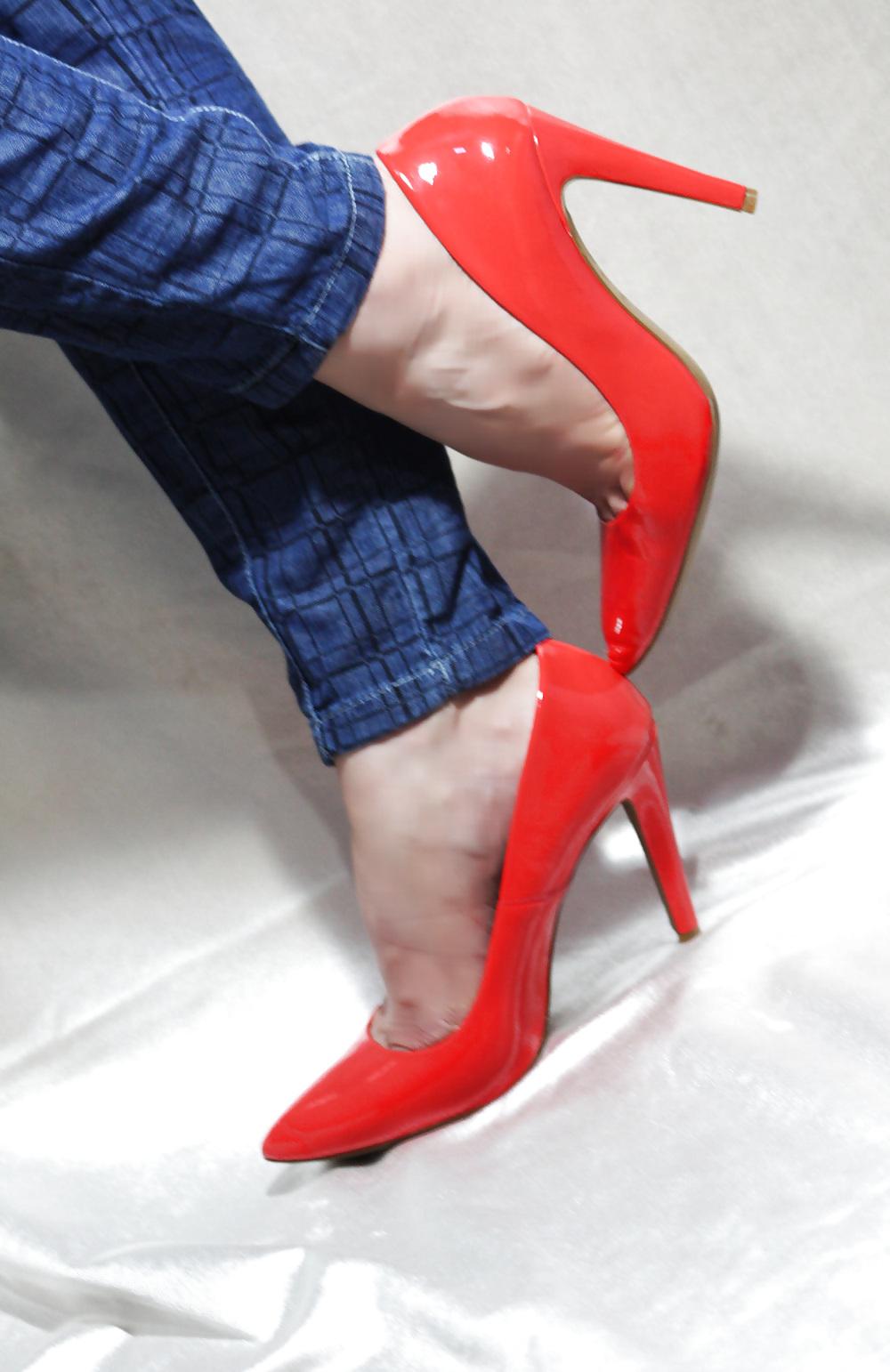 25P Turkish CrossDresser Buse Naz Arican Feet