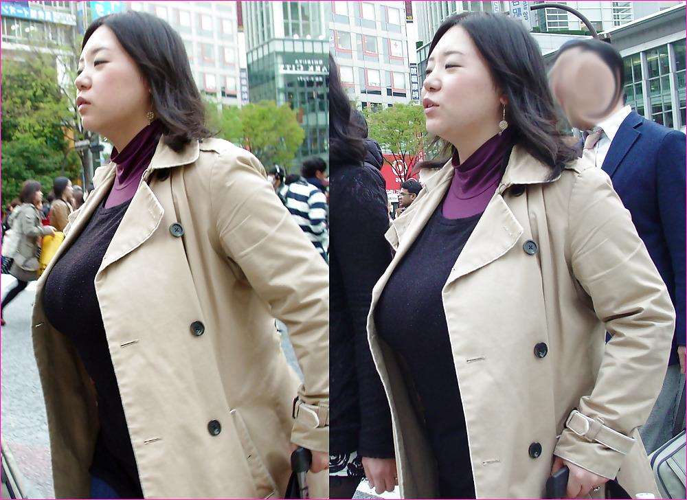 12P Various Japanese Girls on the Street pt4