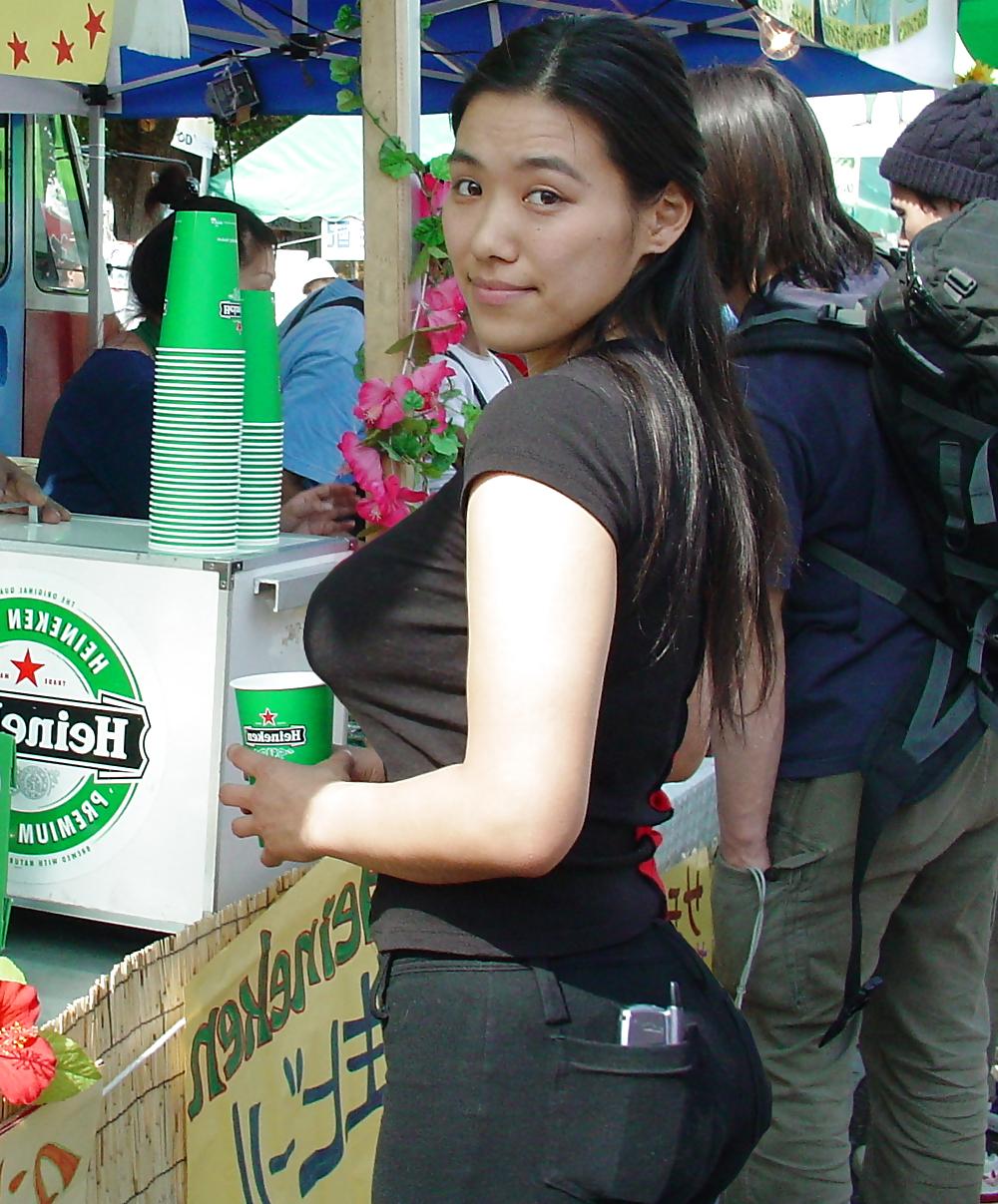 12P Various Japanese Girls on the Street pt4