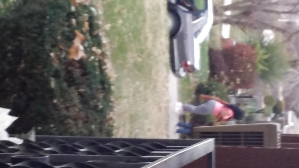 7P Big booty mom next door