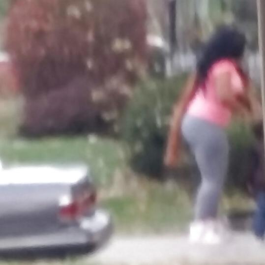 7P Big booty mom next door