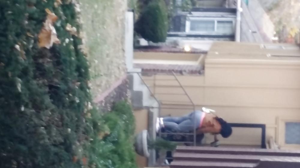 7P Big booty mom next door