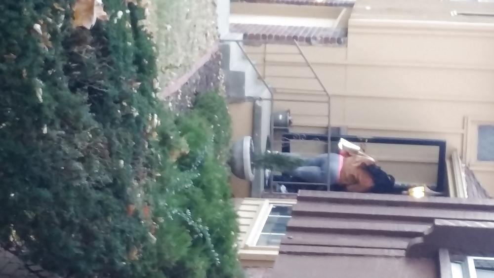 7P Big booty mom next door