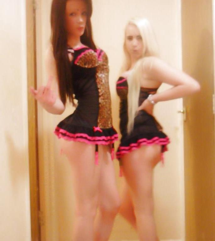 10P Sexy English Slut (Piercing)