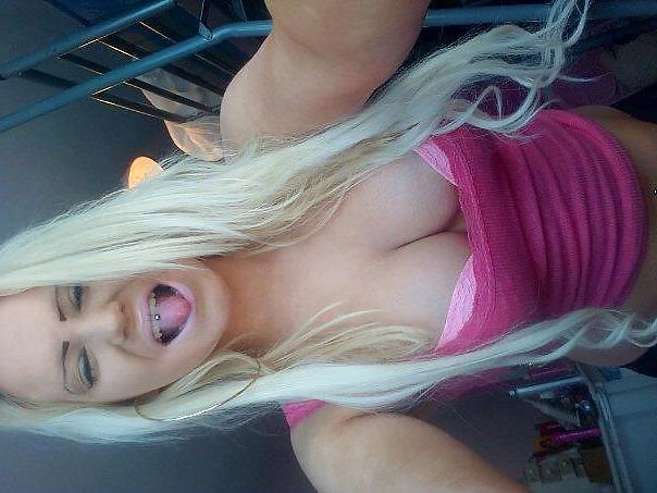10P Sexy English Slut (Piercing)