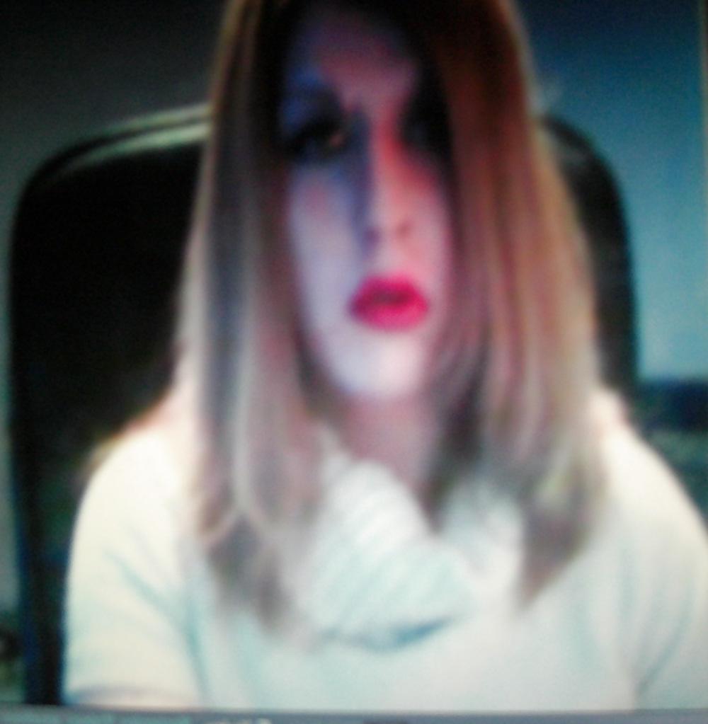 5P Hot german real shemale - red lips