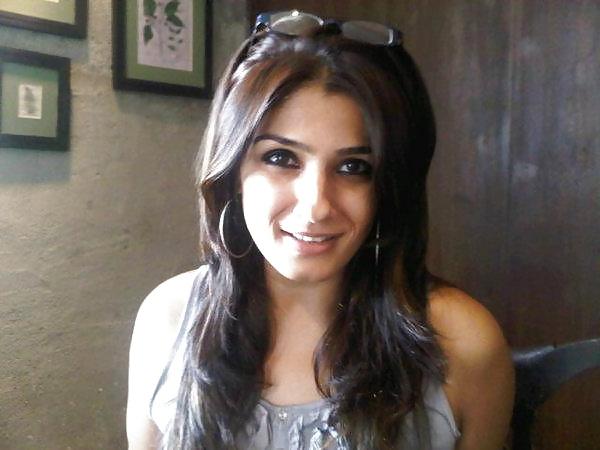 25P RAVEENA TANDON