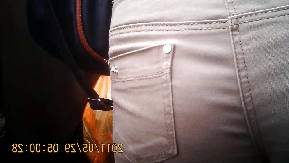 15P White Milf booty grope
