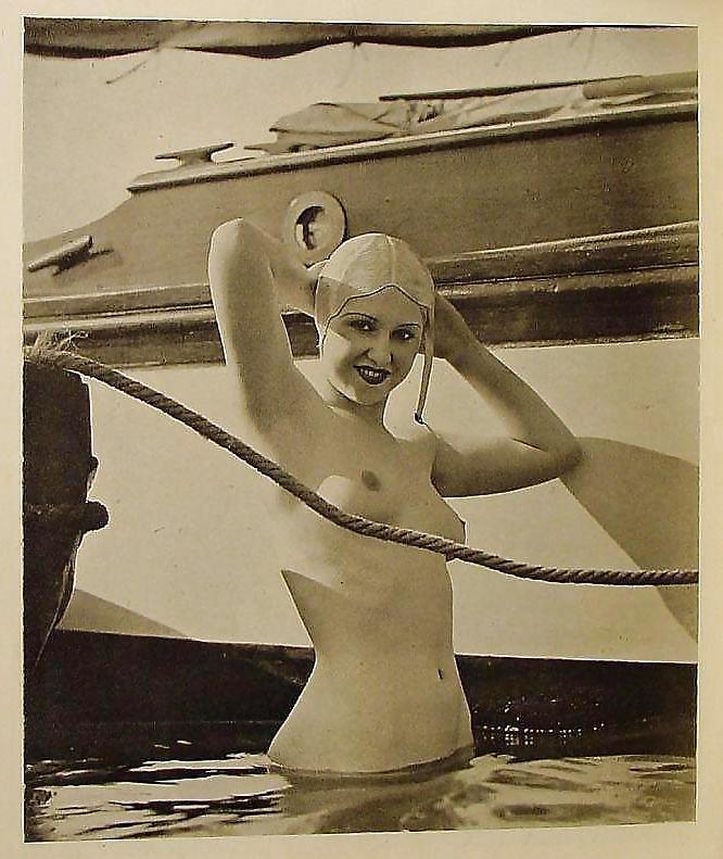 25P Erotic Photo Book 1 - Welsh Maid