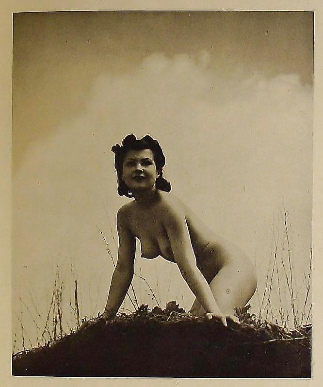 25P Erotic Photo Book 1 - Welsh Maid