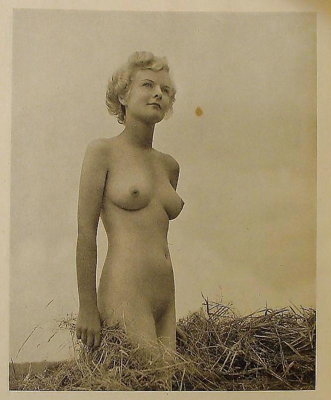 25P Erotic Photo Book 1 - Welsh Maid