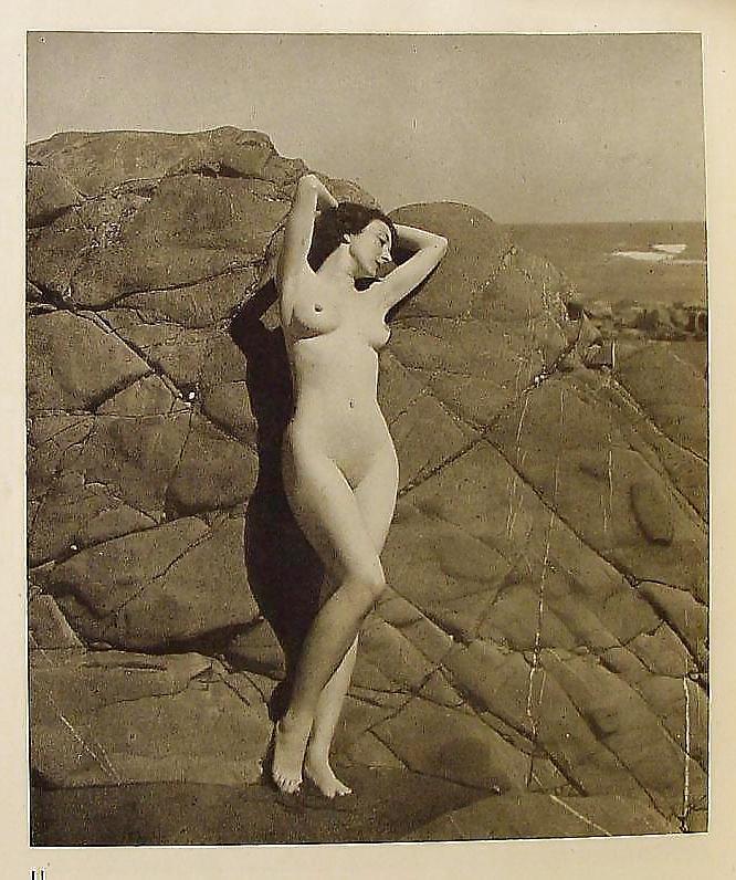 25P Erotic Photo Book 1 - Welsh Maid