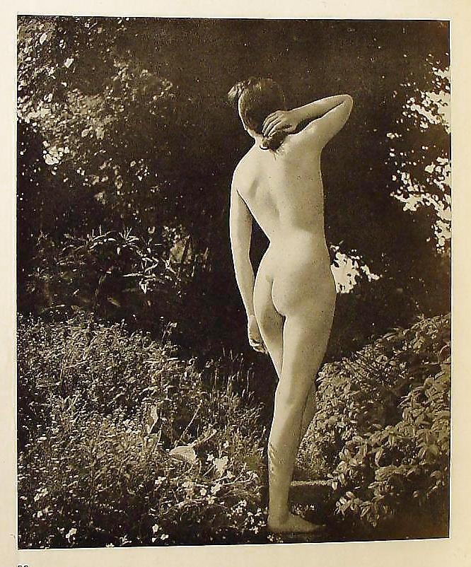 25P Erotic Photo Book 1 - Welsh Maid