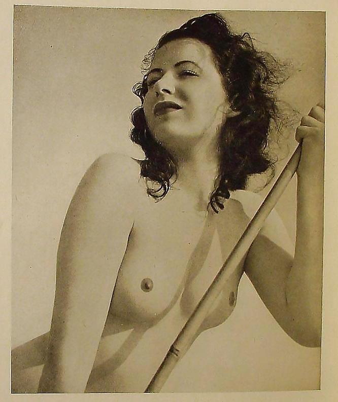 25P Erotic Photo Book 1 - Welsh Maid