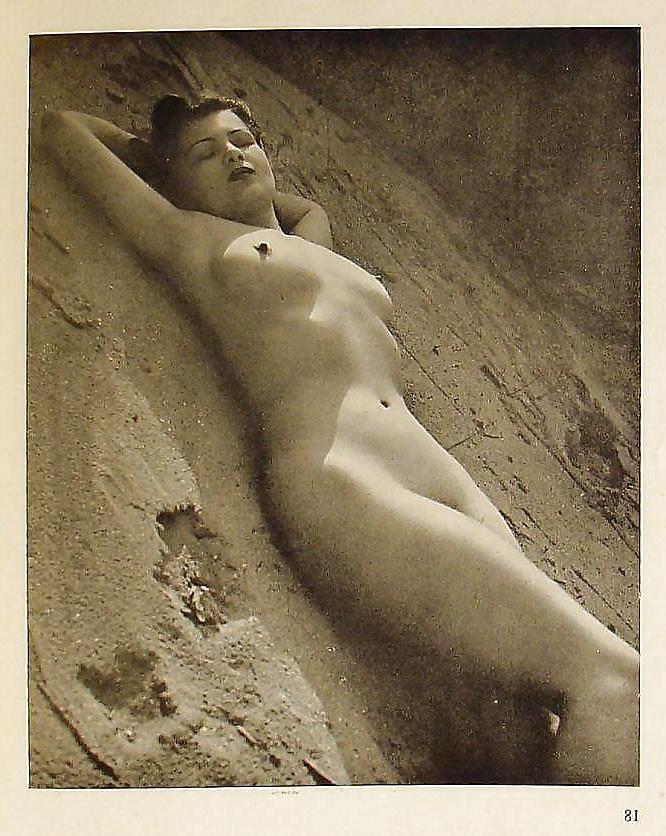 25P Erotic Photo Book 1 - Welsh Maid