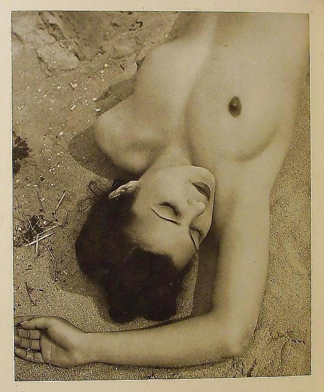 25P Erotic Photo Book 1 - Welsh Maid