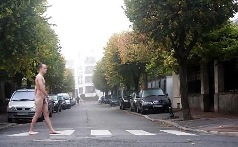 9P Naked in the street