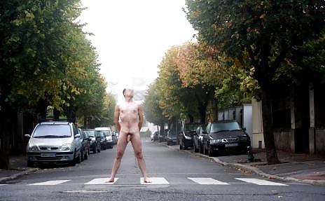 9P Naked in the street