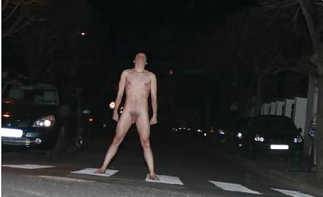9P Naked in the street
