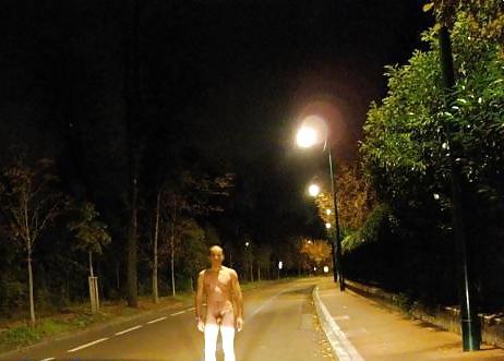 9P Naked in the street