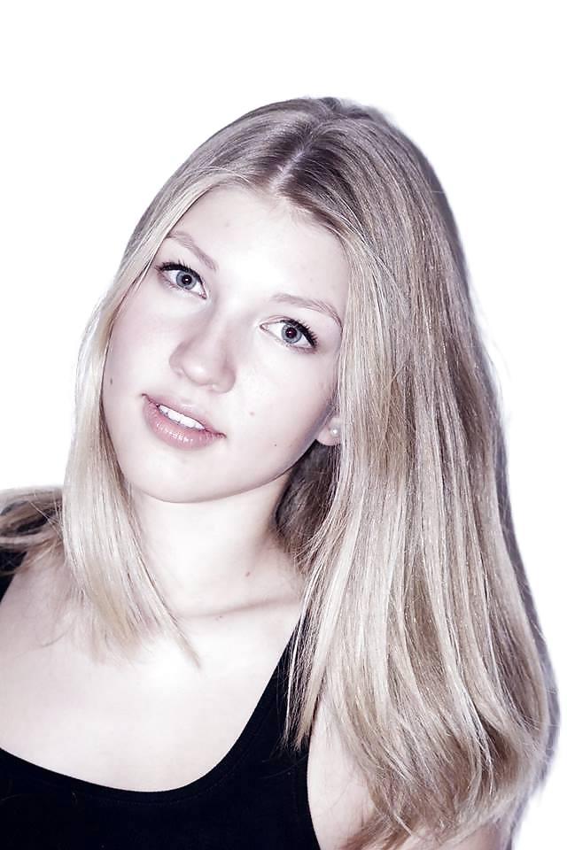 25P German Facebook Sluts 