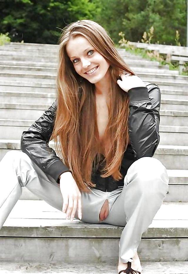 25P Upskirt On The Stairs 01