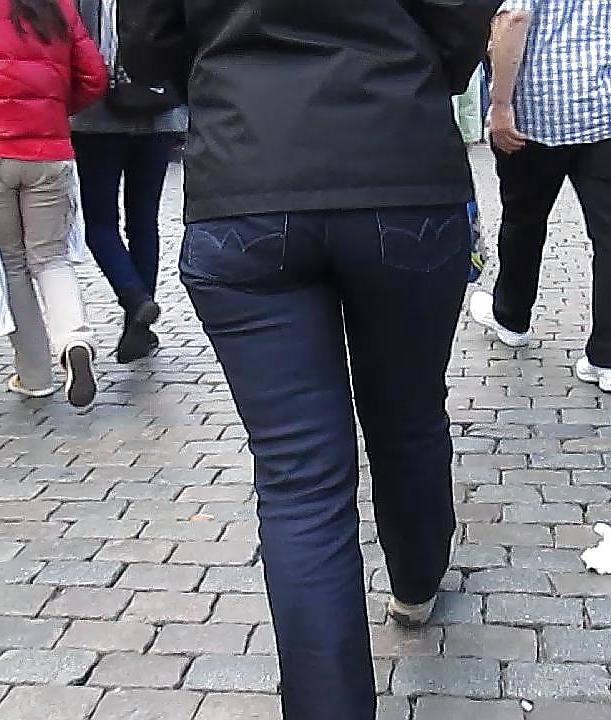 18P German Milf Ass