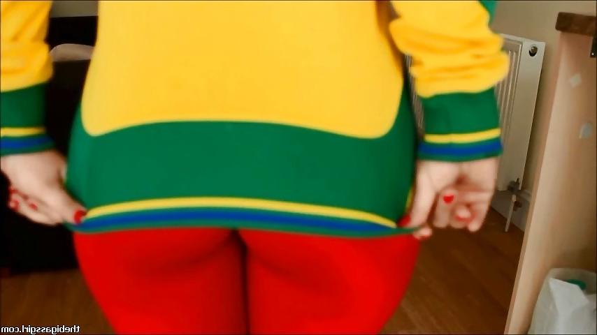 25P GROSSER ARSCH, GLÄNZENDE ROTE ELASTHAN-LEGGINGS, GEFesselt, BEUTE